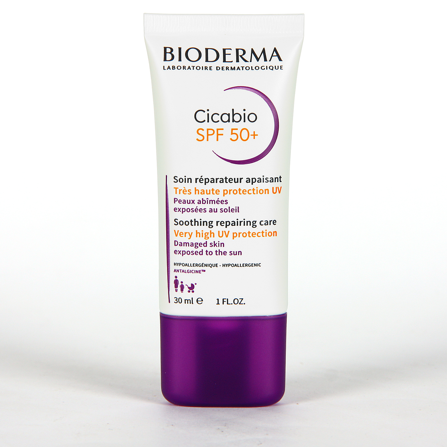 Previene la hiperpigmentación de lesiones cutáneas expuestas al sol, para evitar que se queden marcas cutáneas Cicabio Crema SPF 50+ de Bioderma
